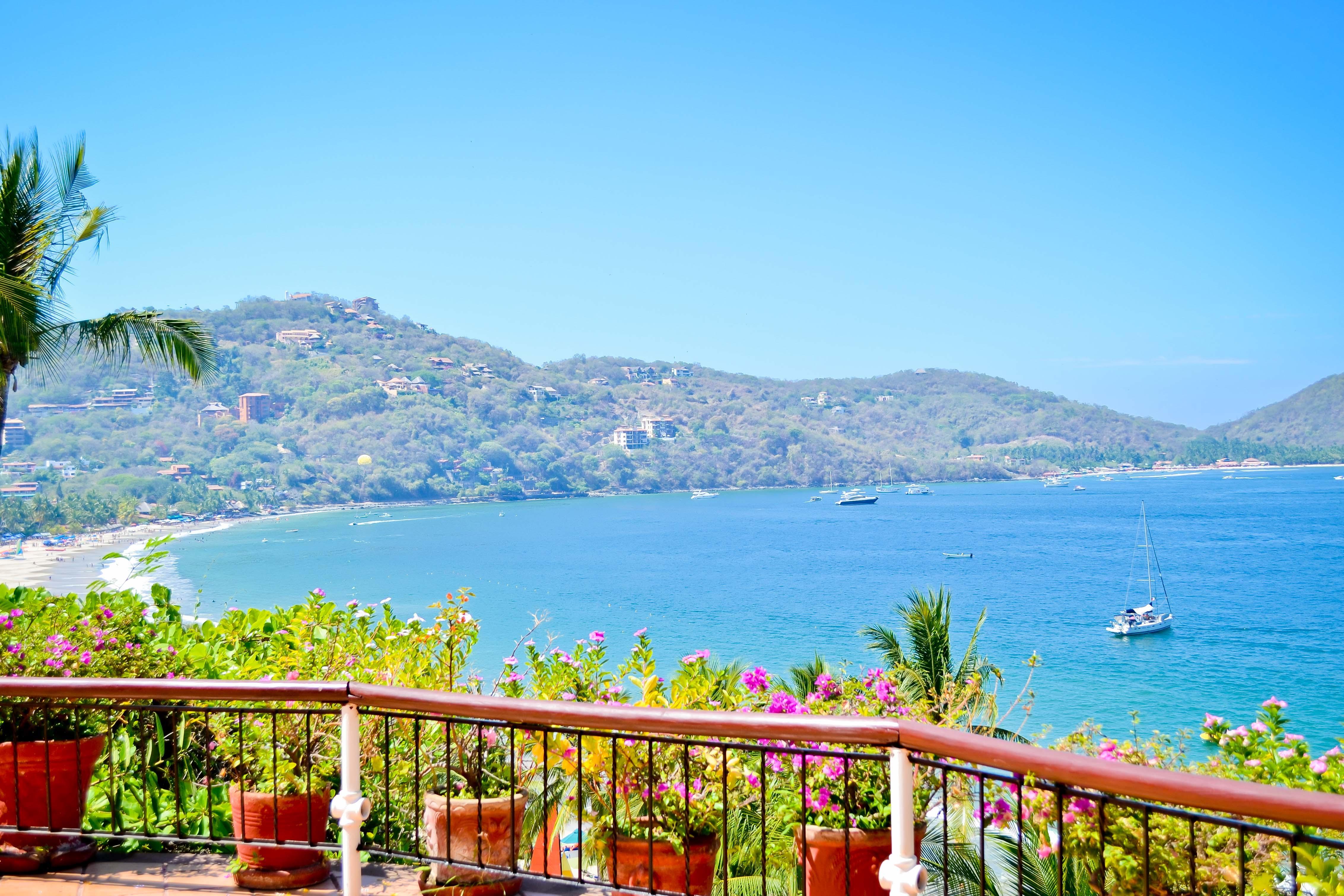 Hotel Catalina Beach Resort Zihuatanejo Exterior photo