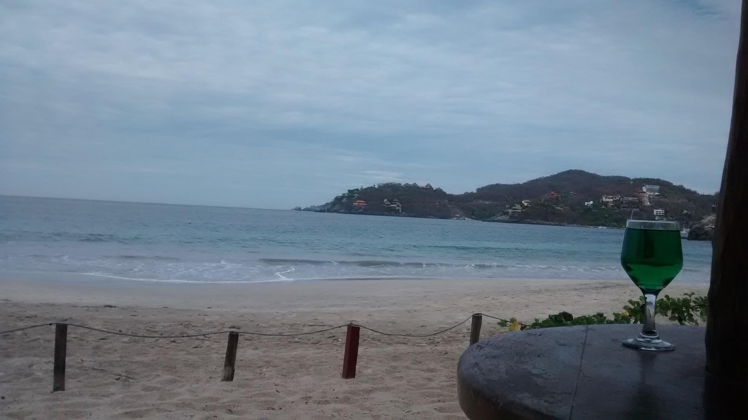 Hotel Catalina Beach Resort Zihuatanejo Exterior photo